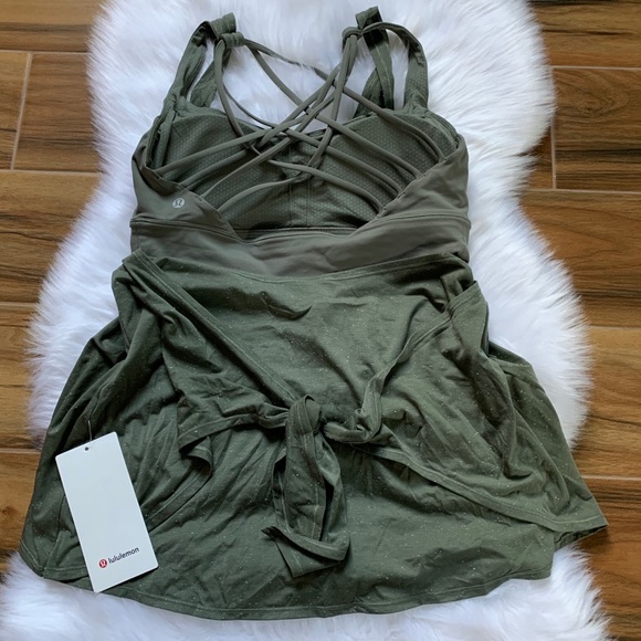 Lululemon tied in energy 2 in 1 tank sage green 10 - Picture 4 of 7